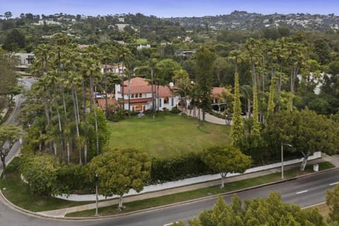 One of Kind Ultra Luxury Beverly Hills Estate House in Beverly Hills