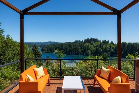 Patio, View (from property/room), Seating area, Lake view, Mountain view