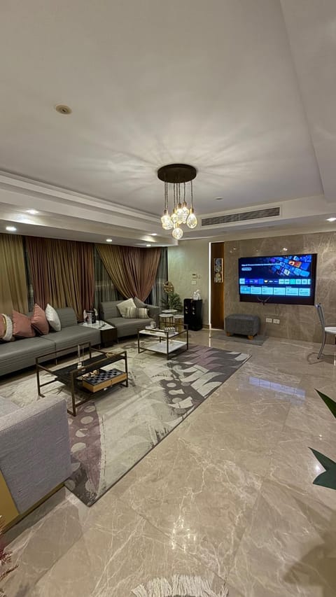 Communal lounge/ TV room, TV and multimedia, Living room, Seating area, Evening entertainment