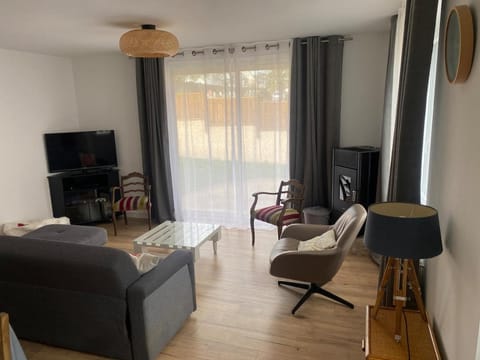Communal lounge/ TV room, TV and multimedia, Living room, Seating area