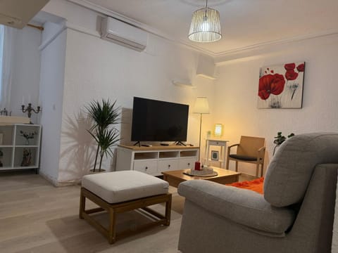 TV and multimedia, Living room, air conditioner