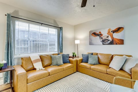 4 Mi to Fort Sill Modern Home with Private Yard House in Lawton