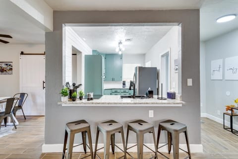 4 Mi to Fort Sill Modern Home with Private Yard House in Lawton