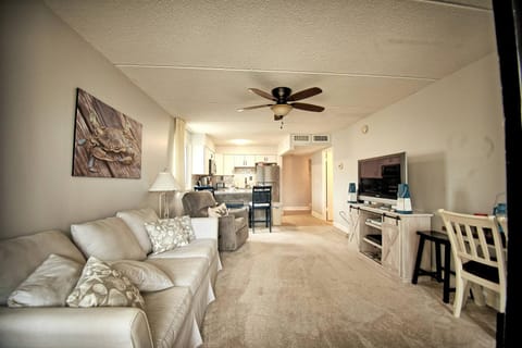 Living room, Seating area, Beach