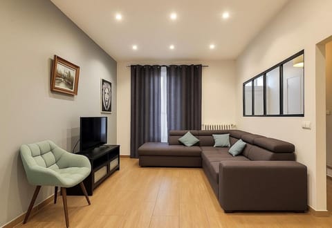 Spacious house with garden, 15 minutes from Paris House in Sartrouville