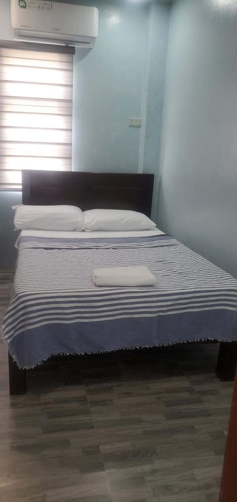 Bed, Photo of the whole room, Bedroom, air conditioner