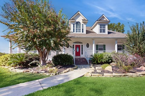 Breeze Getaway House in Lake Conroe