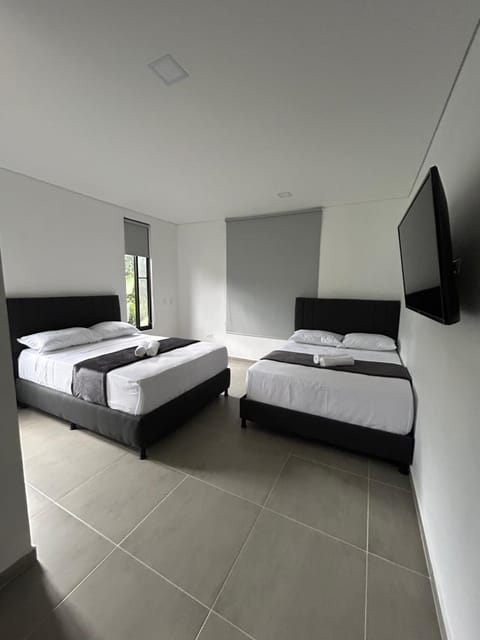 Bed, TV and multimedia, Bedroom