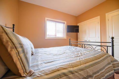 STONEHAVEN RETREAT House in Niagara Falls