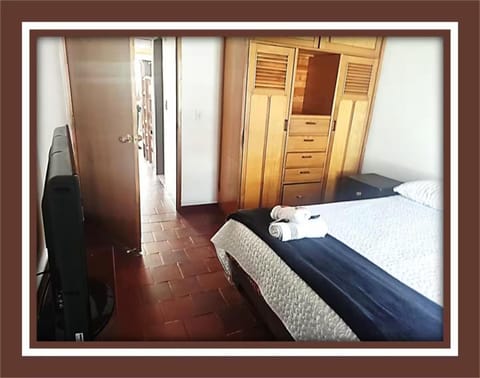 Bed, TV and multimedia, Photo of the whole room, Bedroom, wardrobe