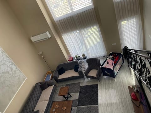 Living room, Photo of the whole room, Seating area, air conditioner