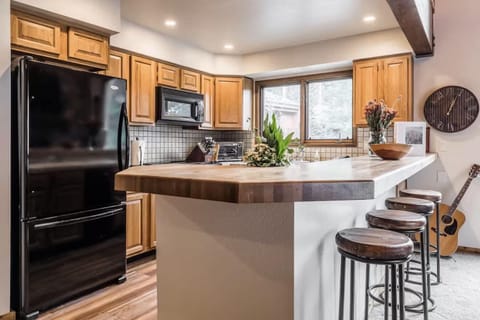 Spacious 3BD & Loft Villa - Convenient to Slopes House in Mammoth Lakes