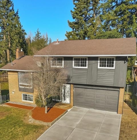 Luxury Retreat near beaches, 12 miles to Seattle House in Burien