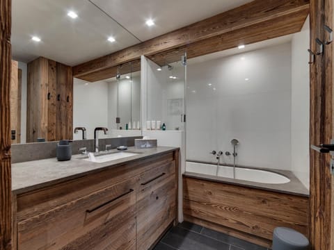 Appartement spacieux avec cheminée, parking, Val-d'Isère - FR-1-567-138 Apartment in Val dIsere