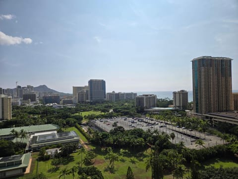 Inn on the Park #2013 House in McCully-Moiliili