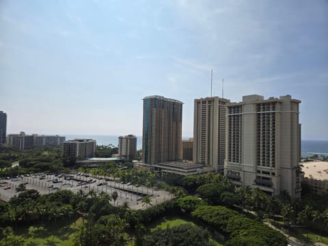 Inn on the Park #2013 House in McCully-Moiliili