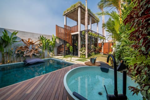 Property building, Day, Garden, Garden view, Pool view, Swimming pool