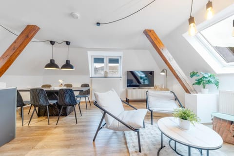 TV and multimedia, Living room, Dining area, kitchen