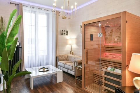 Glamour Jacuzzi Privé Chambéry Apartment in Chambery