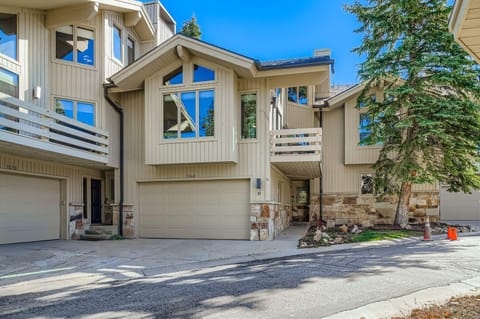 3BR Deer Valley Family Retreat - Hot Tub and Fireplace 7560 home House in Deer Valley