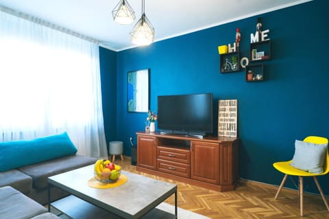 Communal lounge/ TV room, TV and multimedia