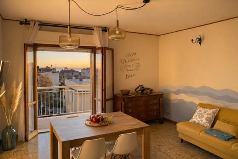 View (from property/room), Balcony/Terrace, Living room, Seating area, Dining area