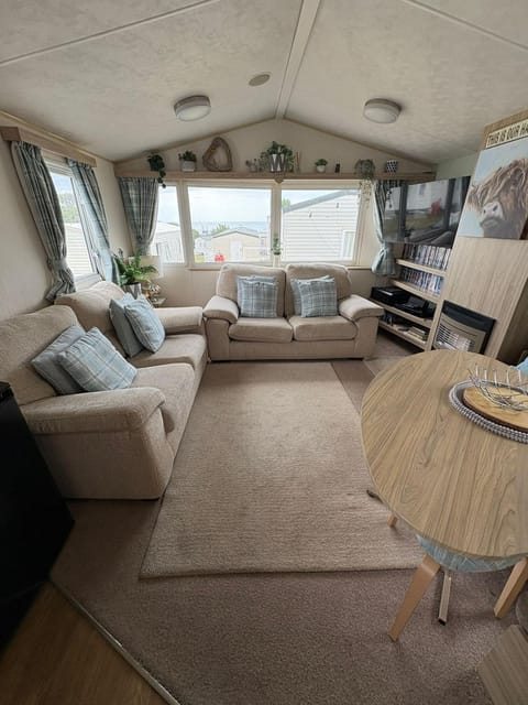 Homely static caravan with full central heating House in East Devon District