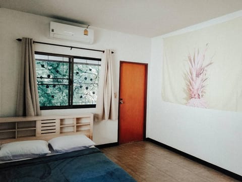 Bed, Bedroom, air conditioner