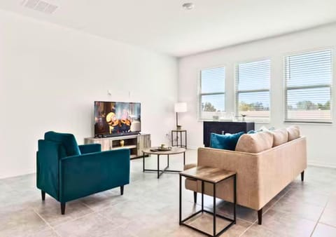 Communal lounge/ TV room, TV and multimedia, Living room, Photo of the whole room, Seating area