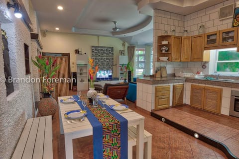 Living room, Dining area, kitchen