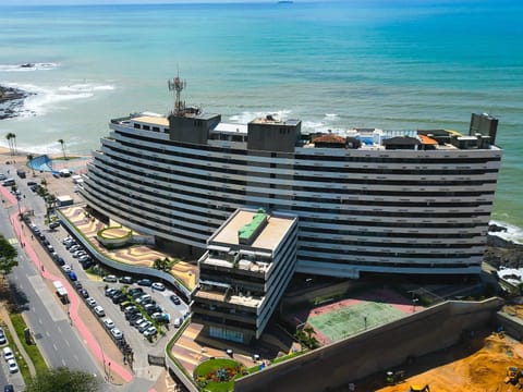 Property building, Nearby landmark, Day, Neighbourhood, Bird's eye view, Beach, City view, Sea view, Location, Parking