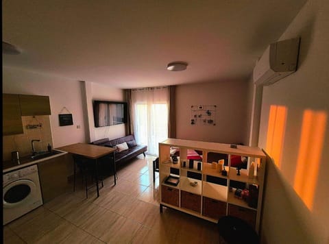 Kitchen or kitchenette, Living room, Bedroom, Sunset, washing machine