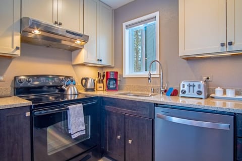 Kitchen or kitchenette, kitchen