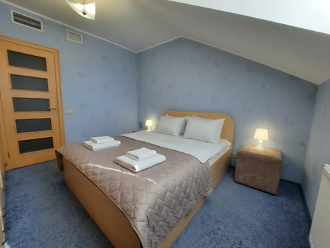 Bed, Photo of the whole room, Bedroom, towels, wardrobe