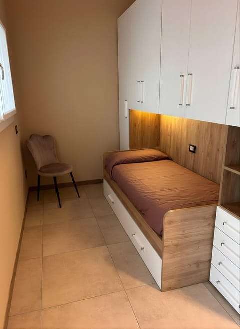 Bed, Bedroom, furniture, wardrobe
