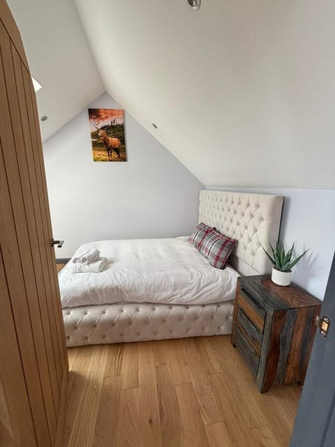 Luxurious, Unique & Elegant Cottage with Hot Tub Apartment in Scotland