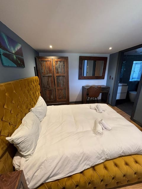 Luxurious, Unique & Elegant Cottage with Hot Tub Apartment in Scotland