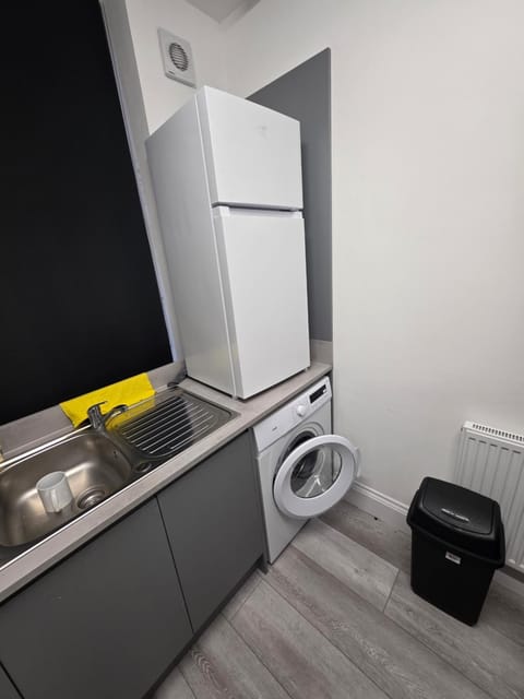 Dress To Impress 3 Apartment in Leeds