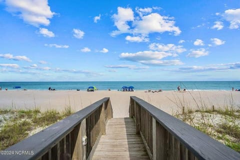Stylish & Modern Ocean View Retreat on the Beach! House in Carolina Beach