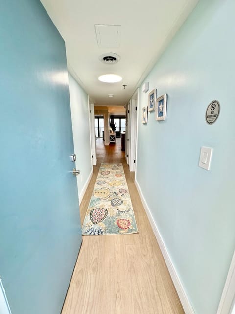 Stylish & Modern Ocean View Retreat on the Beach! House in Carolina Beach