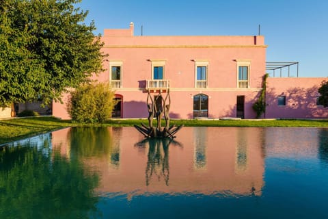 Property building, Facade/entrance, Spring, Activities, Summer, Hot Tub, Balcony/Terrace, On site, Swimming pool