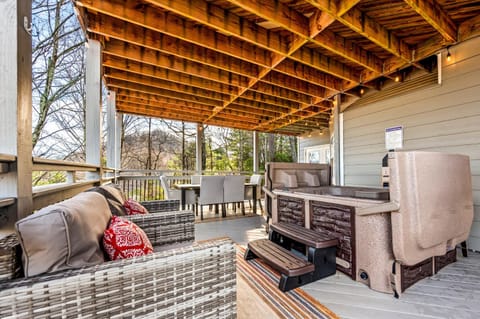 BBQ facilities, Hot Tub, Balcony/Terrace, Balcony/Terrace, Dining area