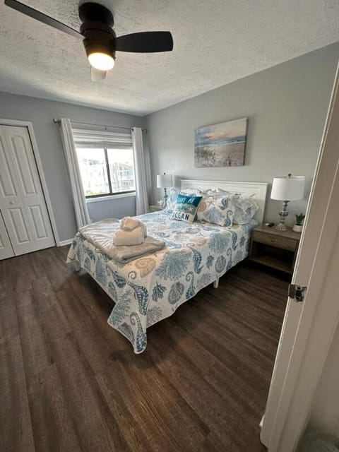 Perfect Private Carolina Beach Ocean View Retreat! House in Carolina Beach