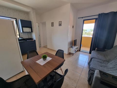 Kitchen or kitchenette, Living room, Seating area, Dining area, pet friendly