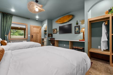 Sommer House Inn-Aloha Room Hotel in Jasper