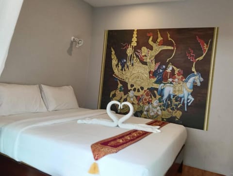 Bed, Photo of the whole room, Decorative detail, Bedroom