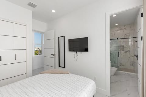 Ocean View-Private Pool-Large Rooftop Deck House in Madeira Beach