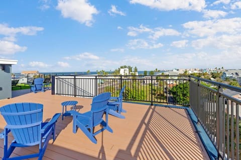 Ocean View-Private Pool-Large Rooftop Deck House in Madeira Beach