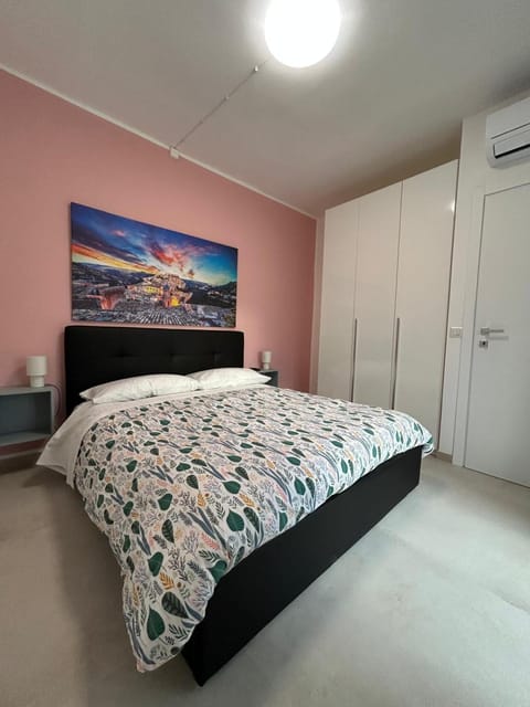 Bed, Photo of the whole room, Bedroom, wardrobe, air conditioner