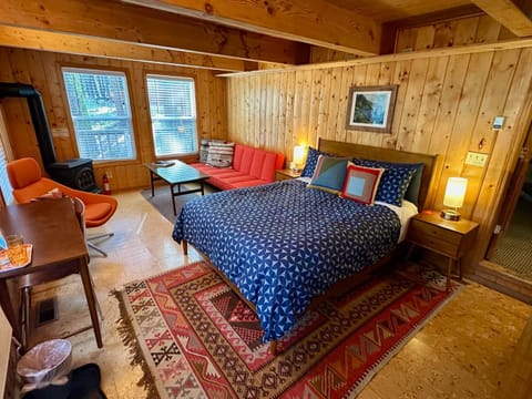 Tahoe Park HOA l Palisades l Hot Tub l Dogs OK House in Tahoe City